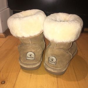 Bear paw boots